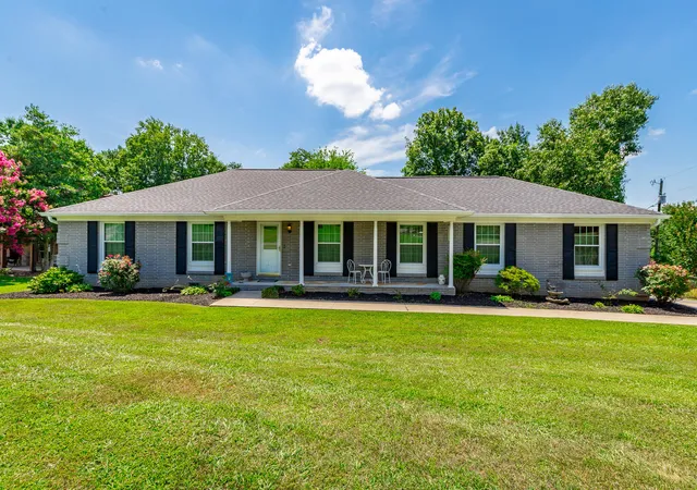 Homes for sale in Ringgold, GA | 305 Battlefield Cir, Ringgold, GA 30736 | MLS# 1538261