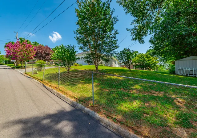 Homes for sale in Ringgold, GA | 305 Battlefield Cir, Ringgold, GA 30736 | MLS# 1538261