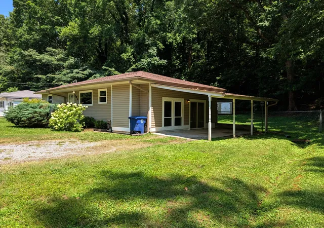 Homes for sale in Chattanooga, TN | 502 Lullwater Rd, Chattanooga, TN 37405 | MLS# 1538370
