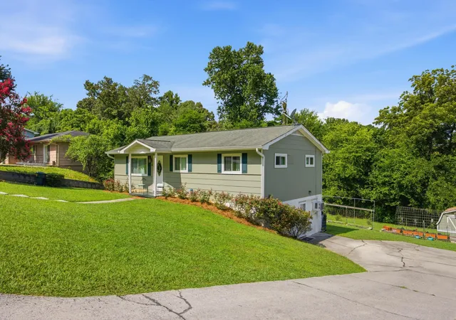 Homes for sale in Ringgold, GA | 128 Sioux Trl, Ringgold, GA 30736 | MLS# 1538365