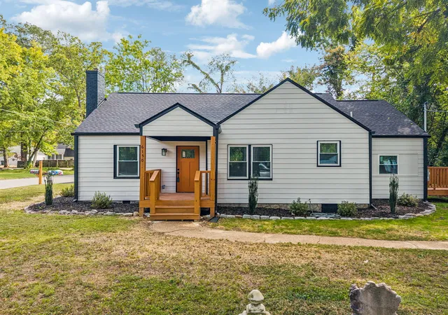 Photo 1 of Single family home for sale at 6150 E Brainerd Rd, Chattanooga, TN 37421 | MLS# 1538287 | Listing updated on 2026-09-12