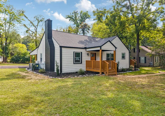Photo 2 of Single family home for sale at 6150 E Brainerd Rd, Chattanooga, TN 37421 | MLS# 1538287 | Listing updated on 2026-09-12