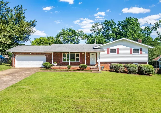 Photo 1 of Sale Pending at 3512 Valley Trl, Chattanooga, TN 37415 | MLS# 1538306 | Listing updated on 2026-08-12