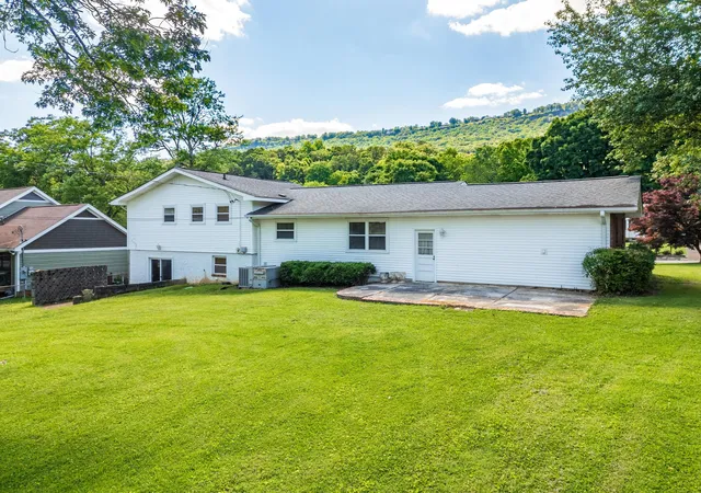Photo 2 of Sale Pending at 3512 Valley Trl, Chattanooga, TN 37415 | MLS# 1538306 | Listing updated on 2026-08-12