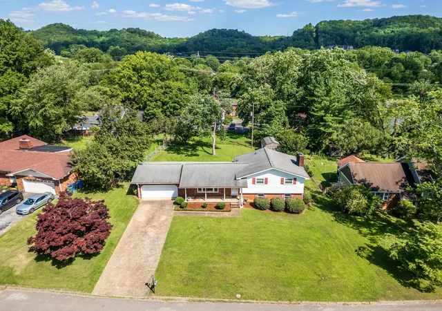Photo 2 of Sale Pending at 3512 Valley Trl, Chattanooga, TN 37415 | MLS# 1538306 | Listing updated on 2026-08-12
