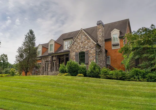 Homes for sale in Signal Mountain, TN | 2488 Bugle Call Wy, Signal Mountain, TN 37377 | MLS# 1538348