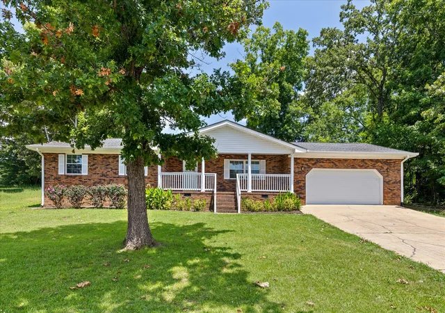 Homes for sale in Fort Oglethorpe, GA | 131 General Hays Rd, Fort Oglethorpe, GA 30742 | MLS# 1538334