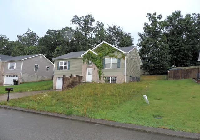 Photo 3 of Single family home for sale at 2057 Short Leaf Ln, Soddy Daisy, TN 37379 | MLS# 1538535 | Listing updated on 2026-07-11