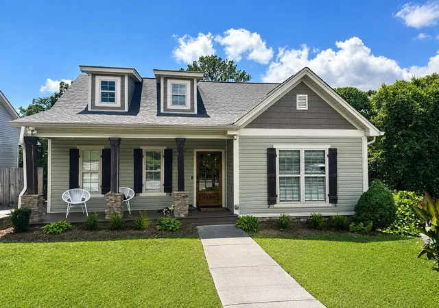 Photo 1 of Sale Pending at 1104 Westwood Ave, Chattanooga, TN 37405 | MLS# 1538376 | Listing updated on 2026-09-15