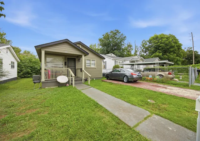 Homes for sale in Chattanooga, TN | 1909 Cleveland Ave, Chattanooga, TN 37404 | MLS# 1538397