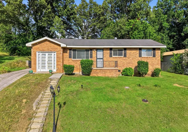 Photo 1 of Sale Pending at 7820 Rosemary Cir, Chattanooga, TN 37416 | MLS# 1538423 | Listing updated on 2026-09-11