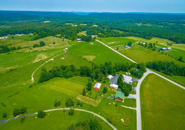 121st image of 2195 Myers Rd, Pikeville, TN 37367 | MLS# 1538458