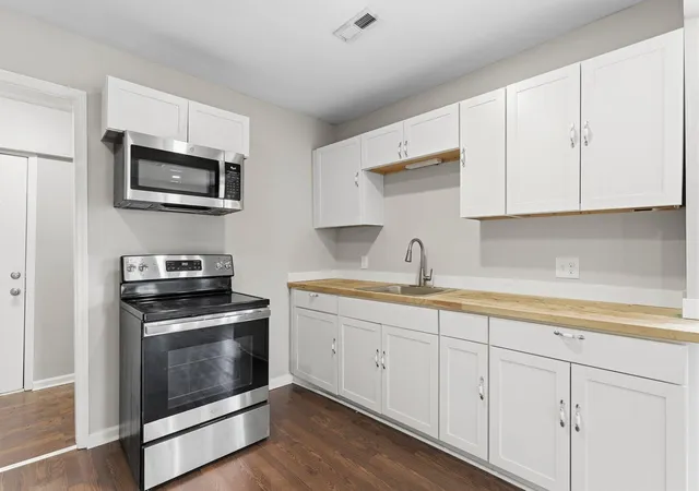 Photo 2 of Single family home for sale at 3404 Dodson Ave, Chattanooga, TN 37406 | MLS# 1538488 | Listing updated on 2026-08-19