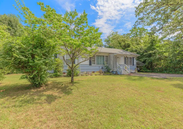 3rd image of 949 Ely Rd, Hixson, TN 37343 | MLS# 1538529