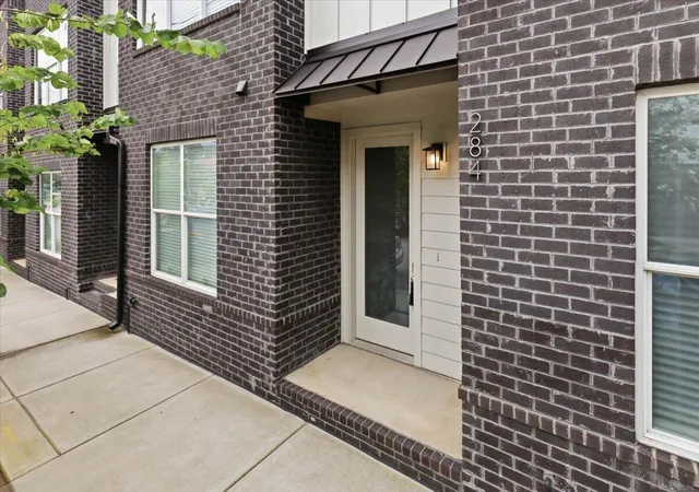 Photo 1 of Townhouse for sale at 284 W 16th Street, Chattanooga, TN 37408 | MLS# 1538661 | Listing updated on 2026-09-14