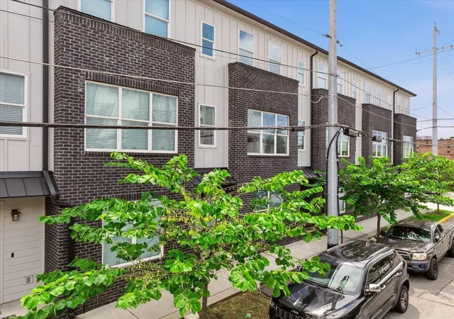 Photo 2 of Townhouse for sale at 284 W 16th Street, Chattanooga, TN 37408 | MLS# 1538661 | Listing updated on 2026-09-14