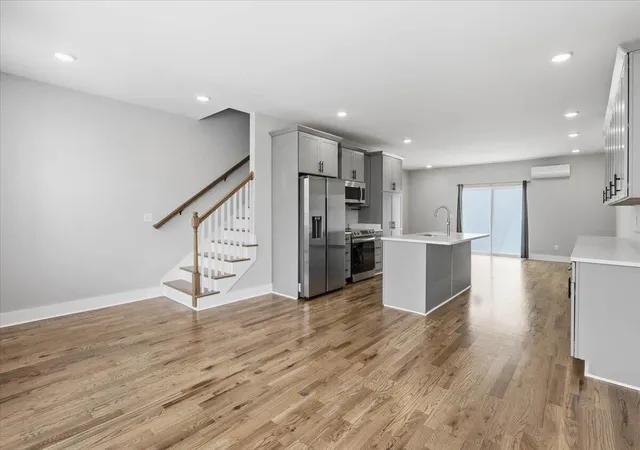 Photo 2 of Townhouse for sale at 284 W 16th Street, Chattanooga, TN 37408 | MLS# 1538661 | Listing updated on 2026-09-14