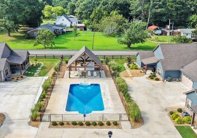 Photo 3 of Townhouse for sale at 88 Maddox Ln, Chatsworth, GA 30705 | MLS# 1538648 | Listing updated on 2026-08-03