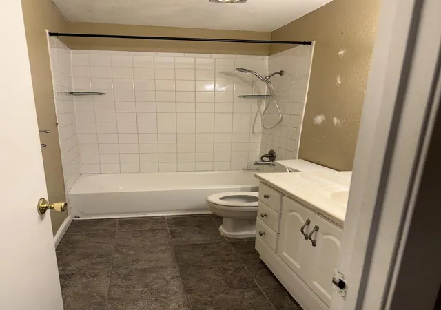 2nd image of 900 Mountain Creek Rd, Chattanooga, TN 37405