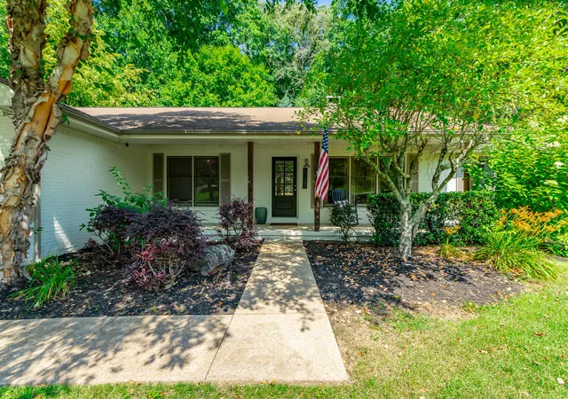 Photo 3 of Single family home for sale at 5007 Silver Ln, Apison, TN 37302 | MLS# 1538730 | Listing updated on 2026-09-14
