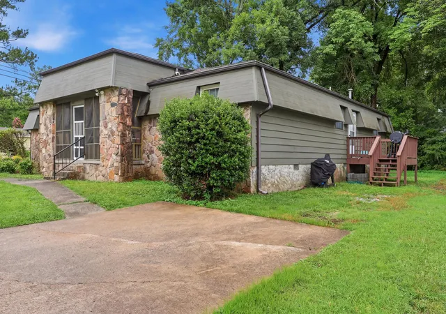 2nd image of 541 Cedar Glen Cir, Chattanooga, TN 37412 | MLS# 1538728