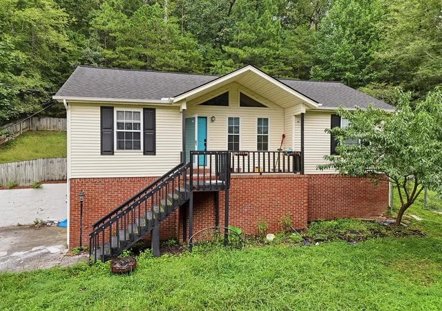 Photo 1 of Single family home for sale at 221 Potts Rd, Ringgold, GA 30736 | MLS# 1538799 | Listing updated on 2026-08-26