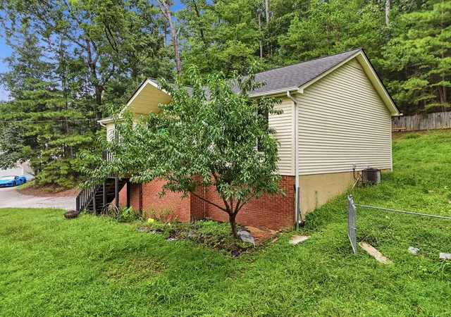 Photo 3 of Single family home for sale at 221 Potts Rd, Ringgold, GA 30736 | MLS# 1538799 | Listing updated on 2026-08-26