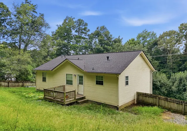 Photo 3 of Single family home for sale at 221 Potts Rd, Ringgold, GA 30736 | MLS# 1538799 | Listing updated on 2026-08-26