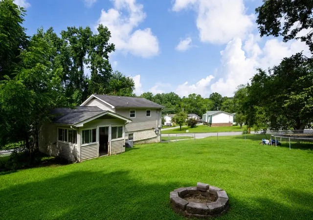 Photo 3 of Sale Pending at 1073 Carol Jean Trl, Hixson, TN 37343 | MLS# 1539447 | Listing updated on 2026-10-10