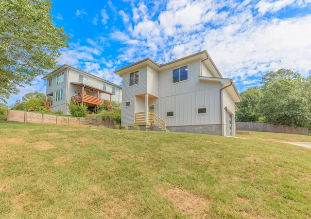 Photo 1 of Single family home for sale at 4003 Rogers Rd, Chattanooga, TN 37411 | MLS# 1540774 | Listing updated on 2026-10-30