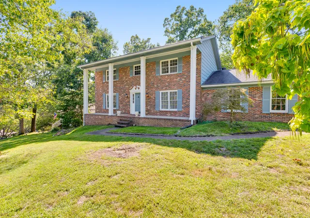 Photo 1 of Single family home for sale at 5661 Grayshore Ln, Hixson, TN 37343 | MLS# 1541501 | Listing updated on 2026-09-14