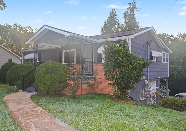Photo 3 of Sale Pending at 4118 Wilkesview Dr, Chattanooga, TN 37416 | MLS# 1541662 | Listing updated on 2026-09-04