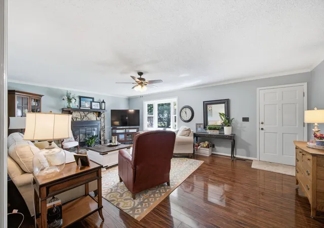 Photo 4 of Single family home for sale at 204 Carly Dr, Dalton, GA 30721 | MLS# 1540915 | Listing updated on 2026-10-26