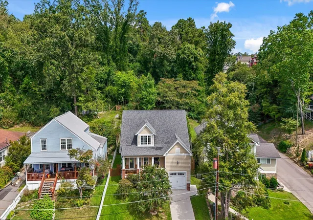 Photo 3 of Sale Pending at 1728 Ichabod Ln, Chattanooga, TN 37405 | MLS# 1541627 | Listing updated on 2026-09-15