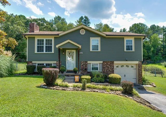 Photo 1 of Sale Pending at 6214 Canoe Ln, Chattanooga, TN 37416 | MLS# 1541475 | Listing updated on 2026-08-30