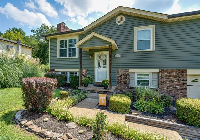 Photo 3 of Sale Pending at 6214 Canoe Ln, Chattanooga, TN 37416 | MLS# 1541475 | Listing updated on 2026-08-30