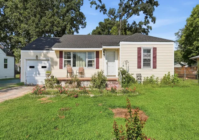 Photo 2 of Sale Pending at 102 Tanforan Dr, Rossville, GA 30741 | MLS# 1541513 | Listing updated on 2026-09-10