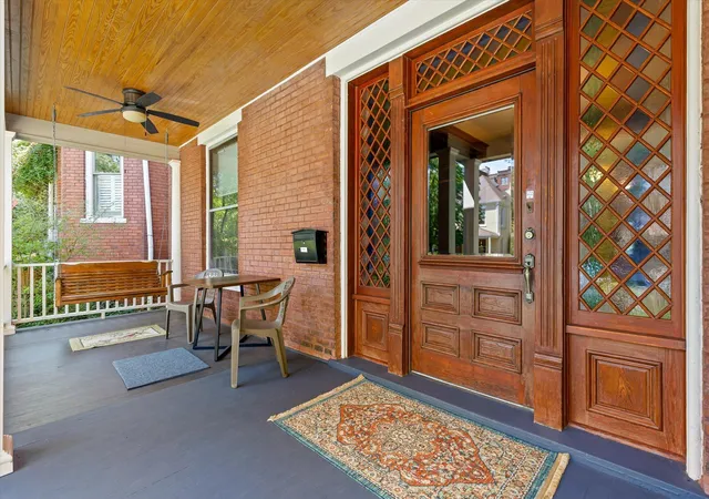 Photo 4 of Sale Pending at 862 Oak St, Chattanooga, TN 37403 | MLS# 1541730 | Listing updated on 2026-09-11