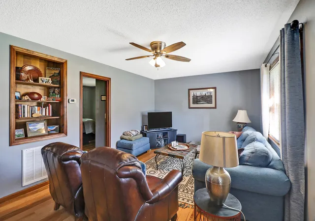 Photo 3 of Sale Pending at 335 Bob White Dr, Crossville, TN 38555 | MLS# 1541474 | Listing updated on 2026-09-02