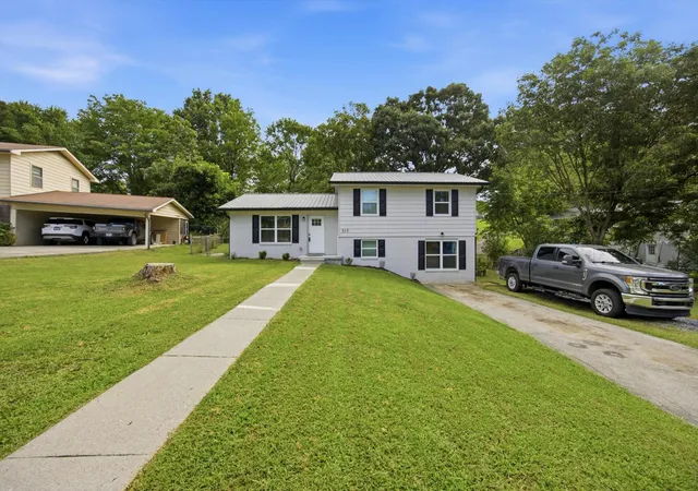 Photo 3 of Single family home for sale at 819 Scenic Dr Se, Cleveland, TN 37323 | MLS# 1541259 | Listing updated on 2026-09-02
