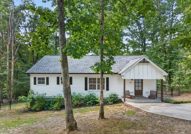 Photo 1 of Single family home for sale at 184 Middle Rd, Lookout Mountain, GA 30750 | MLS# 1541621 | Listing updated on 2026-09-13