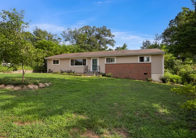 Photo 2 of Sale Pending at 3510 Claremont Ave, Chattanooga, TN 37412 | MLS# 1541599 | Listing updated on 2026-09-06