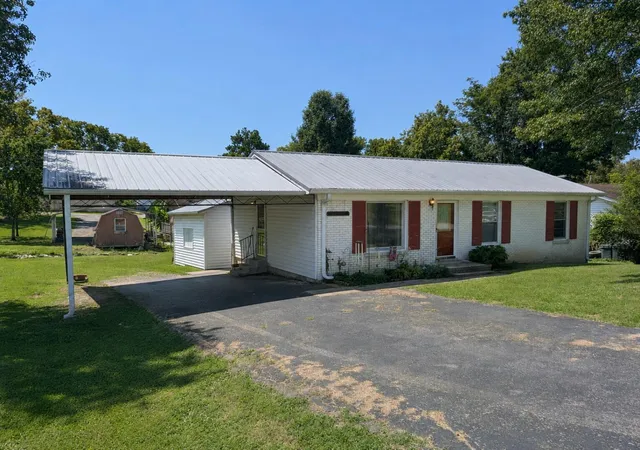 Photo 2 of Single family home for sale at 103 Greenbriar St, Woodbury, TN 37190 | MLS# 1541692 | Listing updated on 2026-08-28