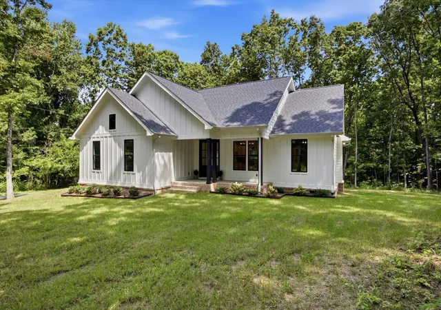 Photo 3 of Single family home for sale at 252 Woodland Wy, Signal Mountain, TN 37377 | MLS# 1541389 | Listing updated on 2026-09-23