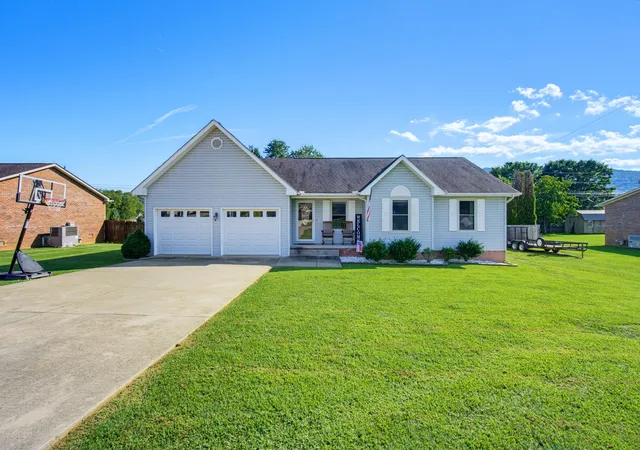 Photo 3 of Single family home for sale at 155 Charlene Pl, South Pittsburg, TN 37380 | MLS# 1541482 | Listing updated on 2026-08-31