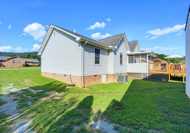 Photo 3 of Single family home for sale at 155 Charlene Pl, South Pittsburg, TN 37380 | MLS# 1541482 | Listing updated on 2026-08-31