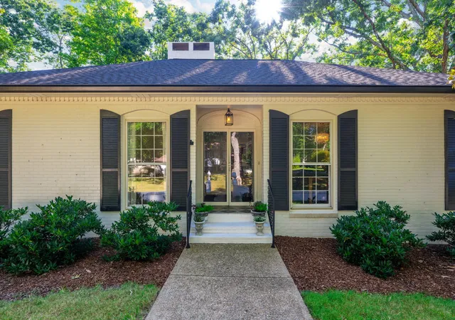 Photo 3 of Sale Pending at 1102 Havenwood Dr, Signal Mountain, TN 37377 | MLS# 1541509 | Listing updated on 2026-09-03