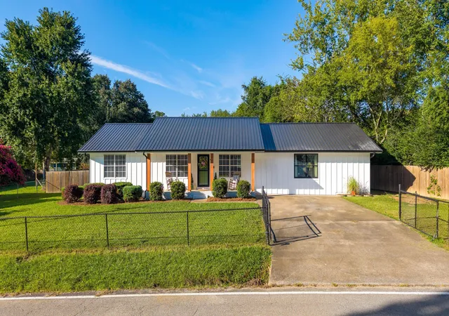 Photo 3 of Single family home for sale at 6003 Shirley Pond Rd, Harrison, TN 37341 | MLS# 1541472 | Listing updated on 2026-09-18
