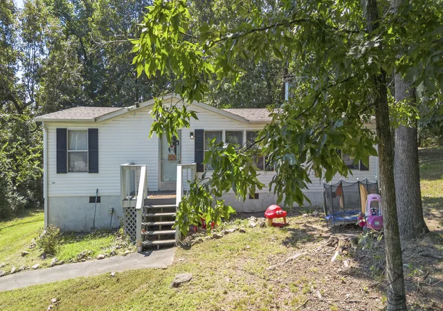 Photo 3 of Single family home for sale at 210 W Meadows Ln Ne, Cleveland, TN 37312 | MLS# 1541426 | Listing updated on 2026-09-14