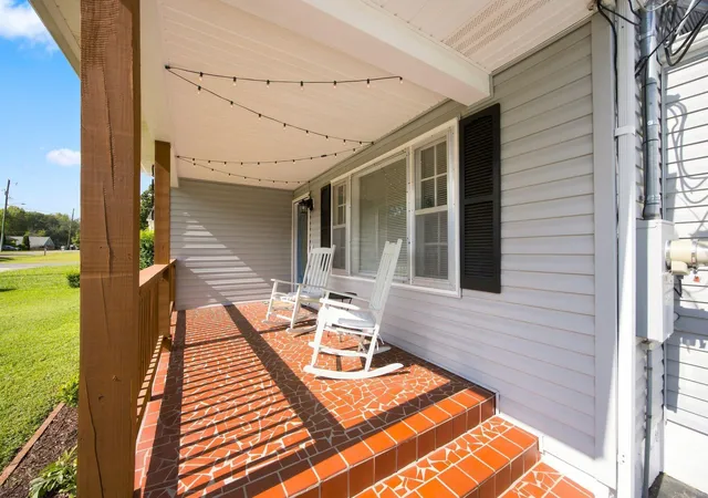 Photo 3 of Sale Pending at 2009 Myrtle Ave, Chattanooga, TN 37412 | MLS# 1541649 | Listing updated on 2026-09-02
